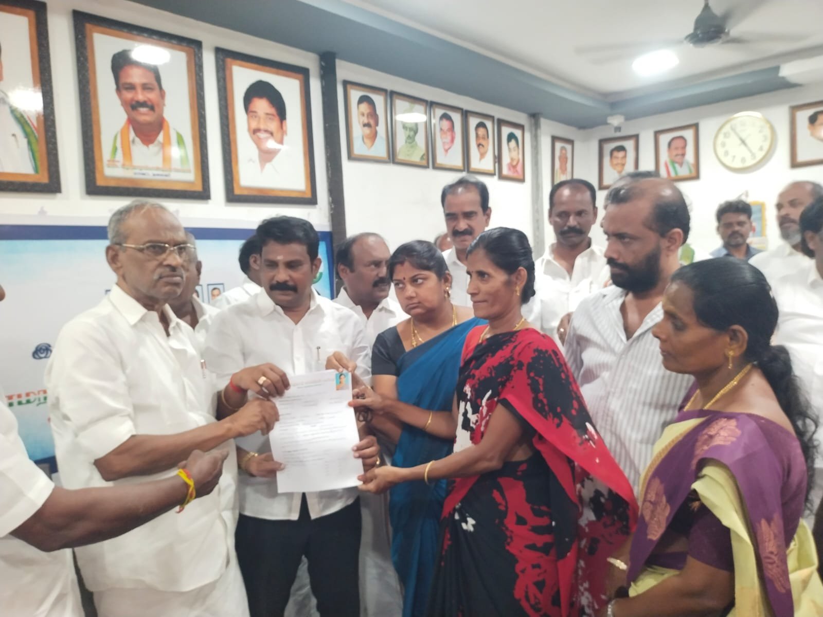 ராமநாதபுரம் மாவட்ட காங்கிரஸ் கட்சி பொறுப்புகளுக்கு விருப்பமனுக்கள் பெறும் நிகழ்ச்சி