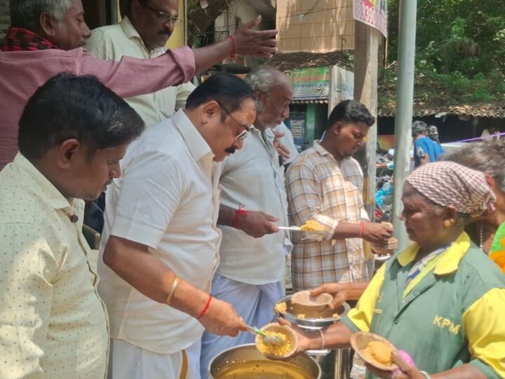 காஞ்சிபுரத்தில் புரட்டாசி முதல் சனிக்கிழமையையொட்டி அறுசுவை அன்னதானம்