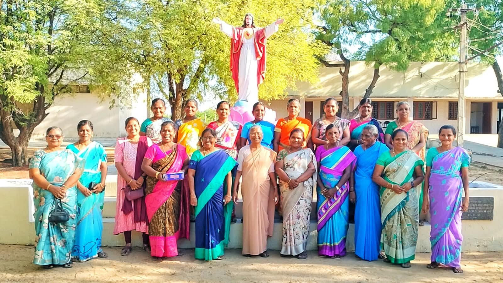 தூத்துக்குடி லூர்தம்மாள்புரம் லூர்து அன்னை ஆலய திருக்குடும்ப சபை – முதியவர்களுக்கு காலை உணவு