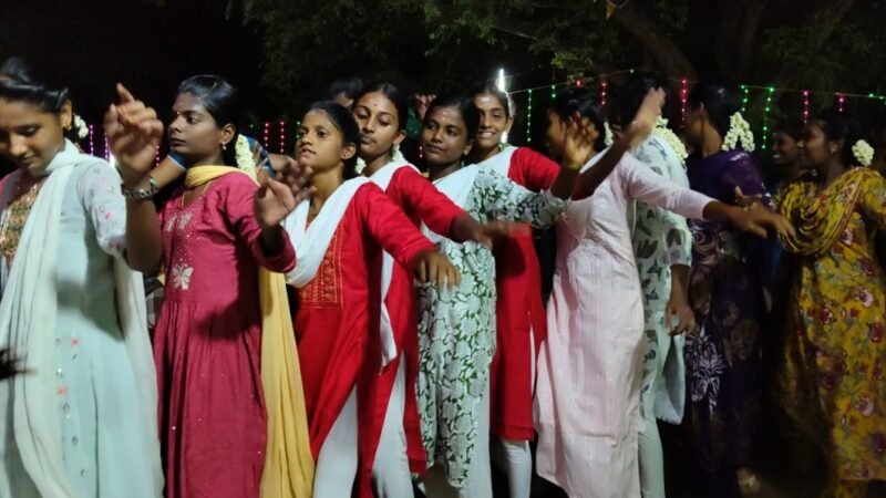பரமக்குடி அருகே பொட்டிதட்டியில் மந்தை பிடாரியம்மன் கோயில் முளைப்பாரி விழா