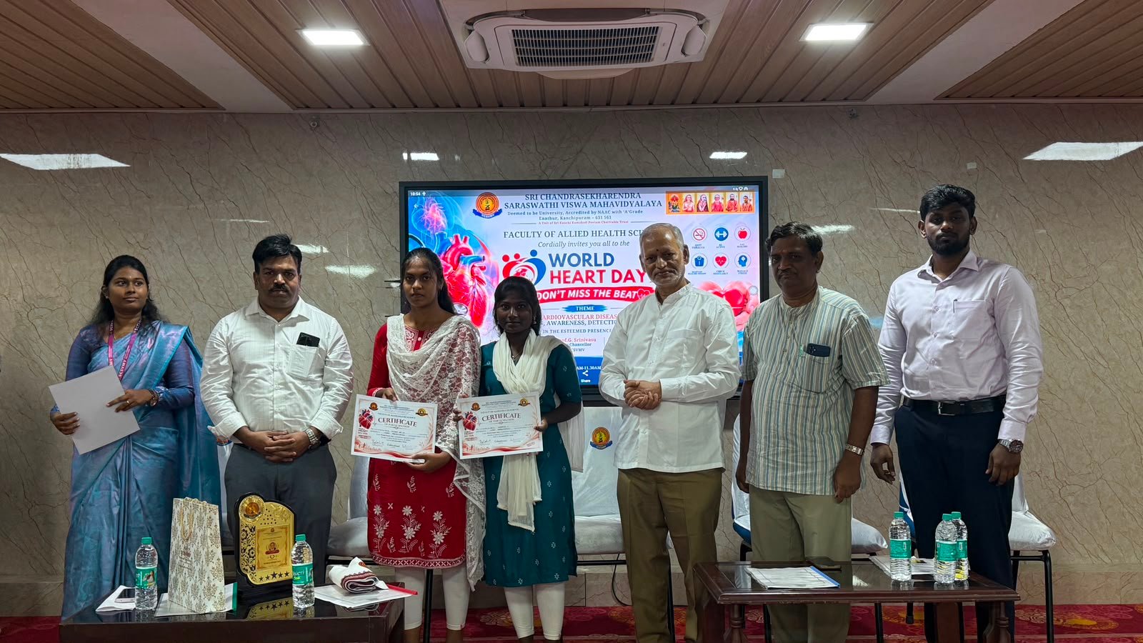 காஞ்சிபுரம் ஏனாத்தூர் ஸ்ரீ சந்திரசேகரேந்திர சரஸ்வதி விஸ்வ மகா வித்யாலயாவில் உலக இதய தினம்
