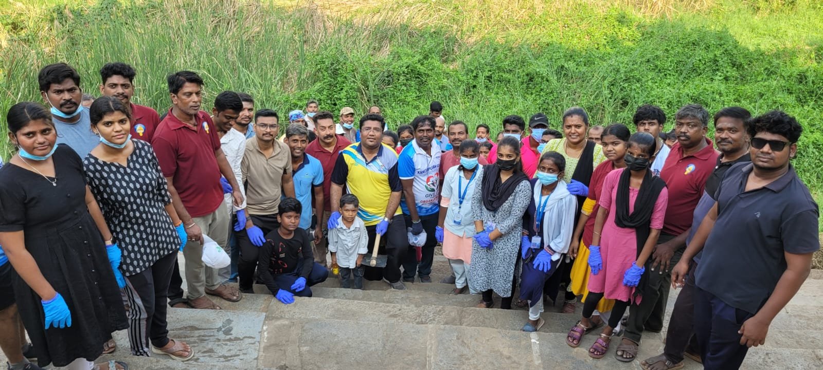 காந்தி ஜெயந்தியில் ரங்கசாமி குளம் தூய்மைப் பணி – 300க்கும் மேற்பட்டோர் பங்கேற்பு