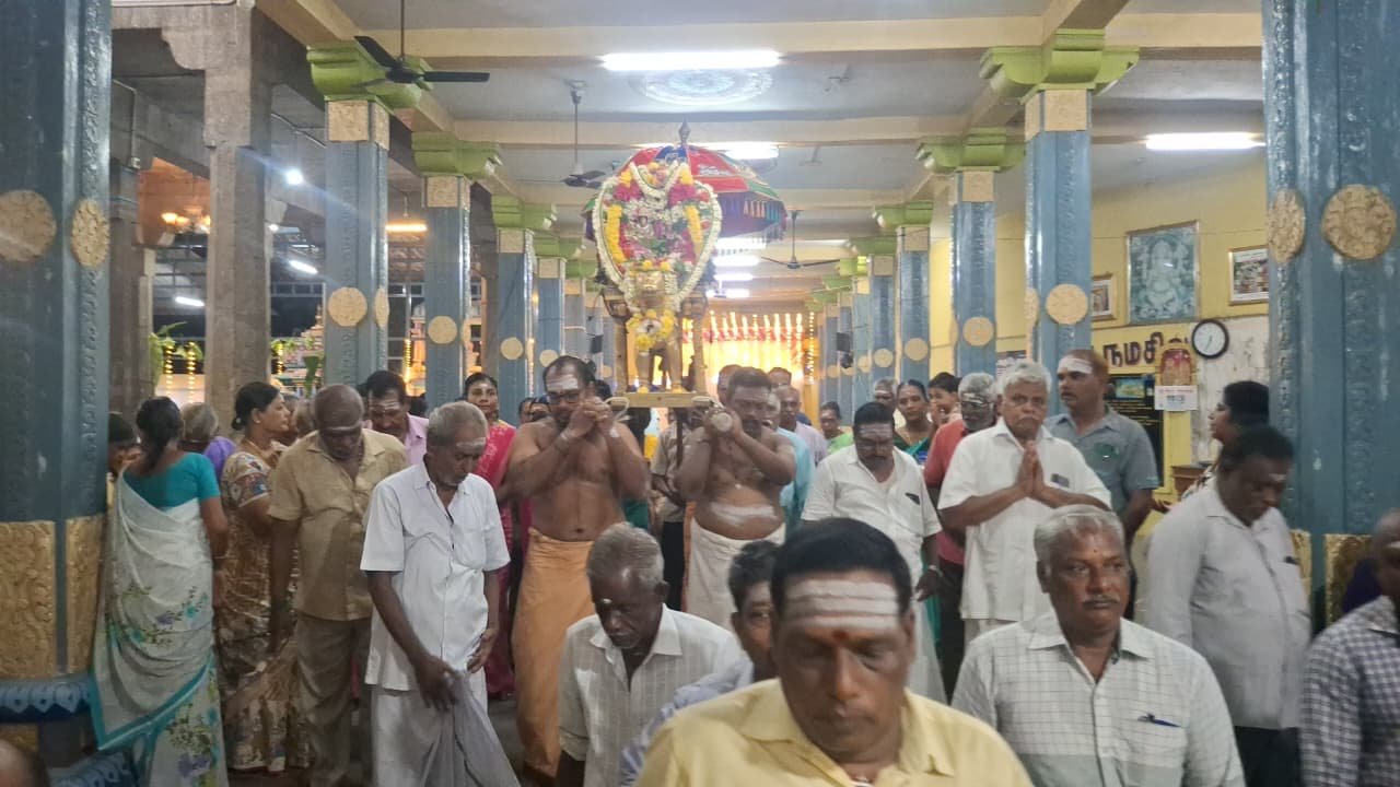 காஞ்சிபுரம் முத்தீஸ்வரர் ஆலயத்தில் புரட்டாசி மாத பிரதோஷ விழா