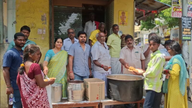 காஞ்சிபுரத்தில் மகாளய அமாவாசையை முன்னிட்டு அறுசுவை அன்னதானம்
