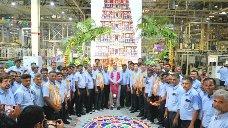 ஸ்ரீபெரும்புதூர் ஹூண்டாய் ஆலையில் உற்சாகமாகக் கொண்டாடப்பட்ட ஆயுத பூஜை!