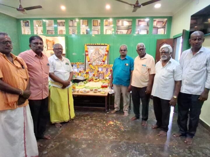 காஞ்சிபுரம் சோழன் மெட்ரிக் பள்ளியில் விஜயதசமி வித்யாரம்பம்