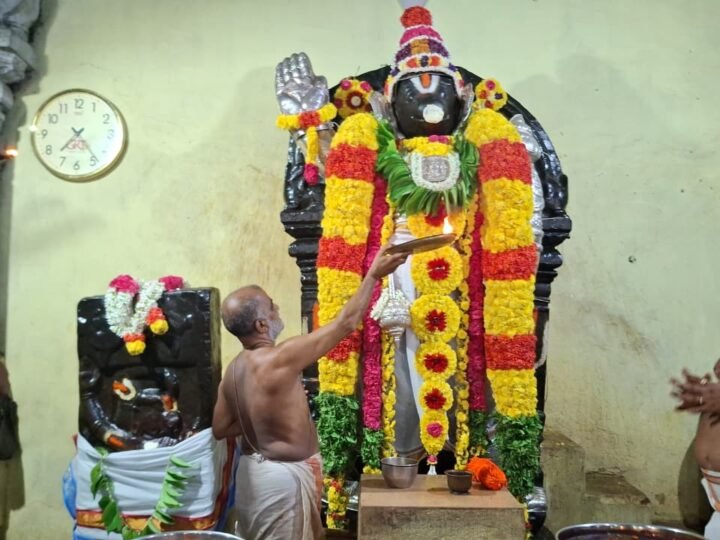 காஞ்சிபுரம் ஆஞ்சநேயர் ஆலயத்தில் விஜயதசமி சிறப்பு பூஜை